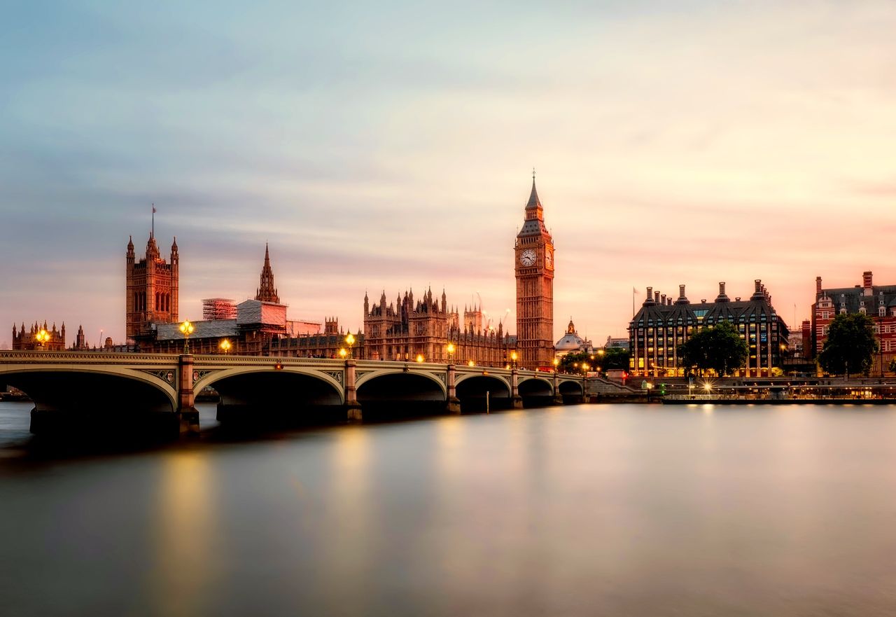 英国留学申请服务对比示意图